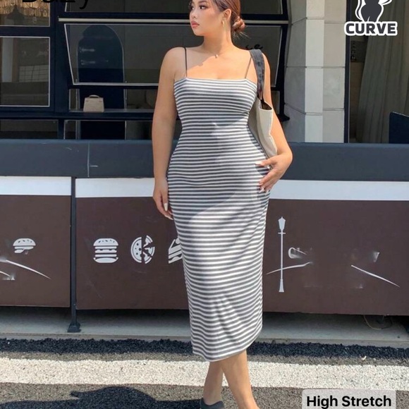 Dresses & Skirts - Plus Size 1XL super soft Black and White Striped Midi Dress